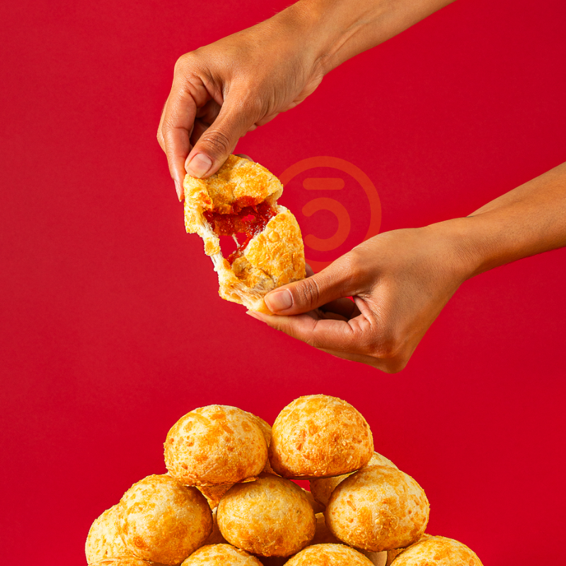 Aposta da Cymco Alimentos em pães de queijo recheados de goiabada e requeijão já ultrapassa 88 toneladas comercializadas