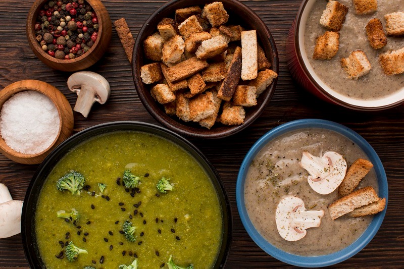 Festival de Inverno do Qoya Hotel Curitiba, Curio Collection by Hilton, reúne buffet de caldos, sopas e sobremesa clássica francesa em menu sazonal
